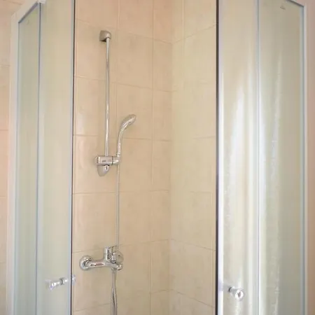 Nikola Guest house *