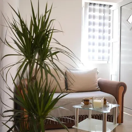 Guest house Nikola Okrug Gornji